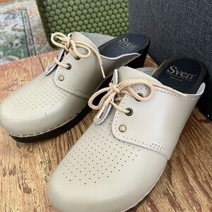 Size 39 Sven clogs